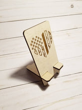 Load image into Gallery viewer, American Flag Heart Phone Stand